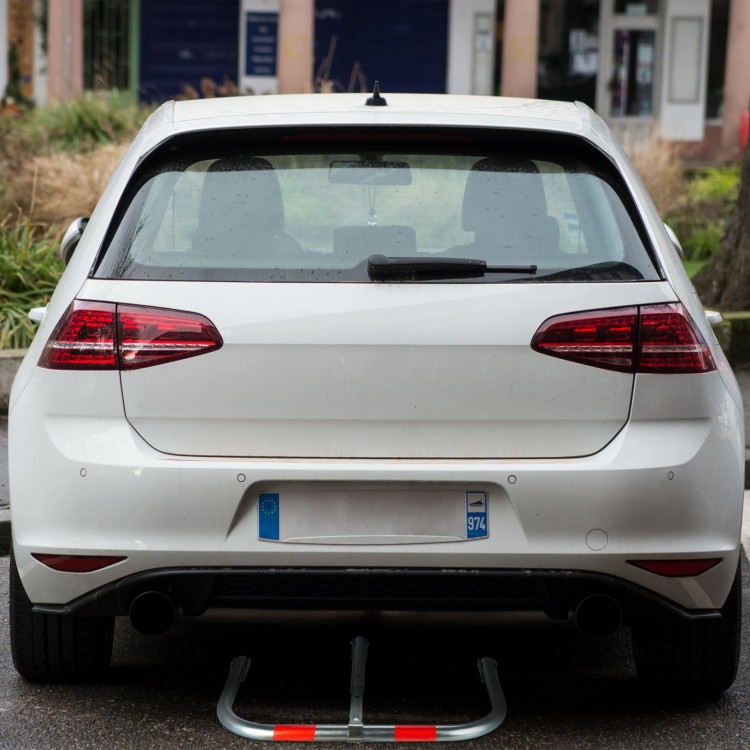 Скоба за блокиране на паркомясто паркинг с катинар - 67 x 46 x 30 см