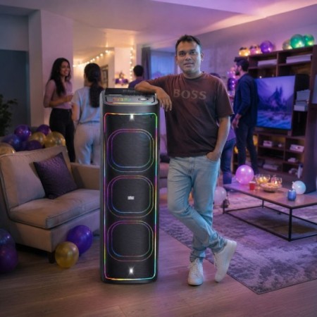 МОЩНА ПАРТИ КОЛОНА BTS-2272 С ТРИ 12-ИНЧОВИ ГОВОРИТЕЛЯ И 2 МИКРОФОНА